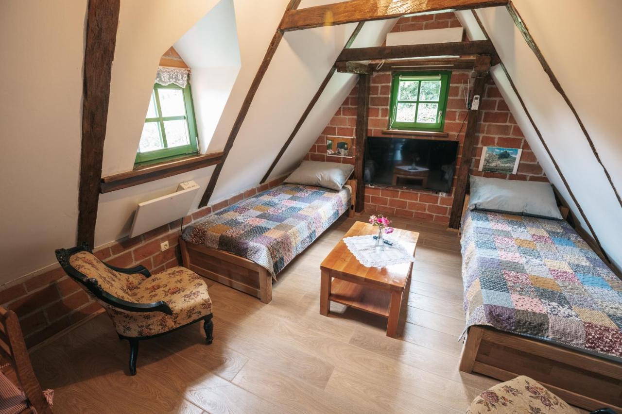 Apartmani Etno Kuca Pod Okicem 萨莫博尔 外观 照片